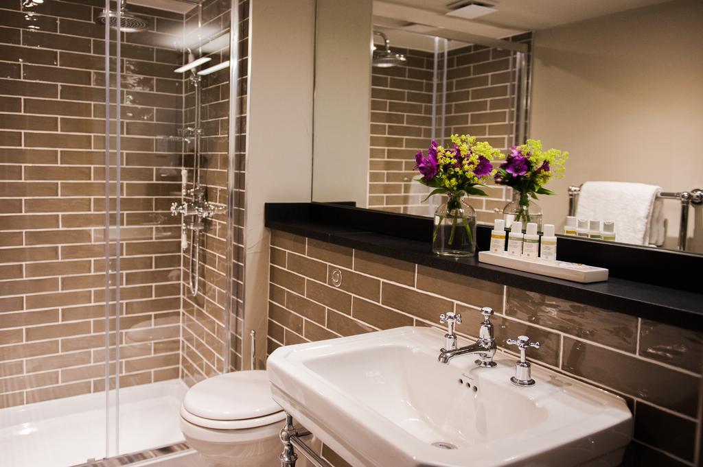 The White Hart, Overton Overton  Room photo